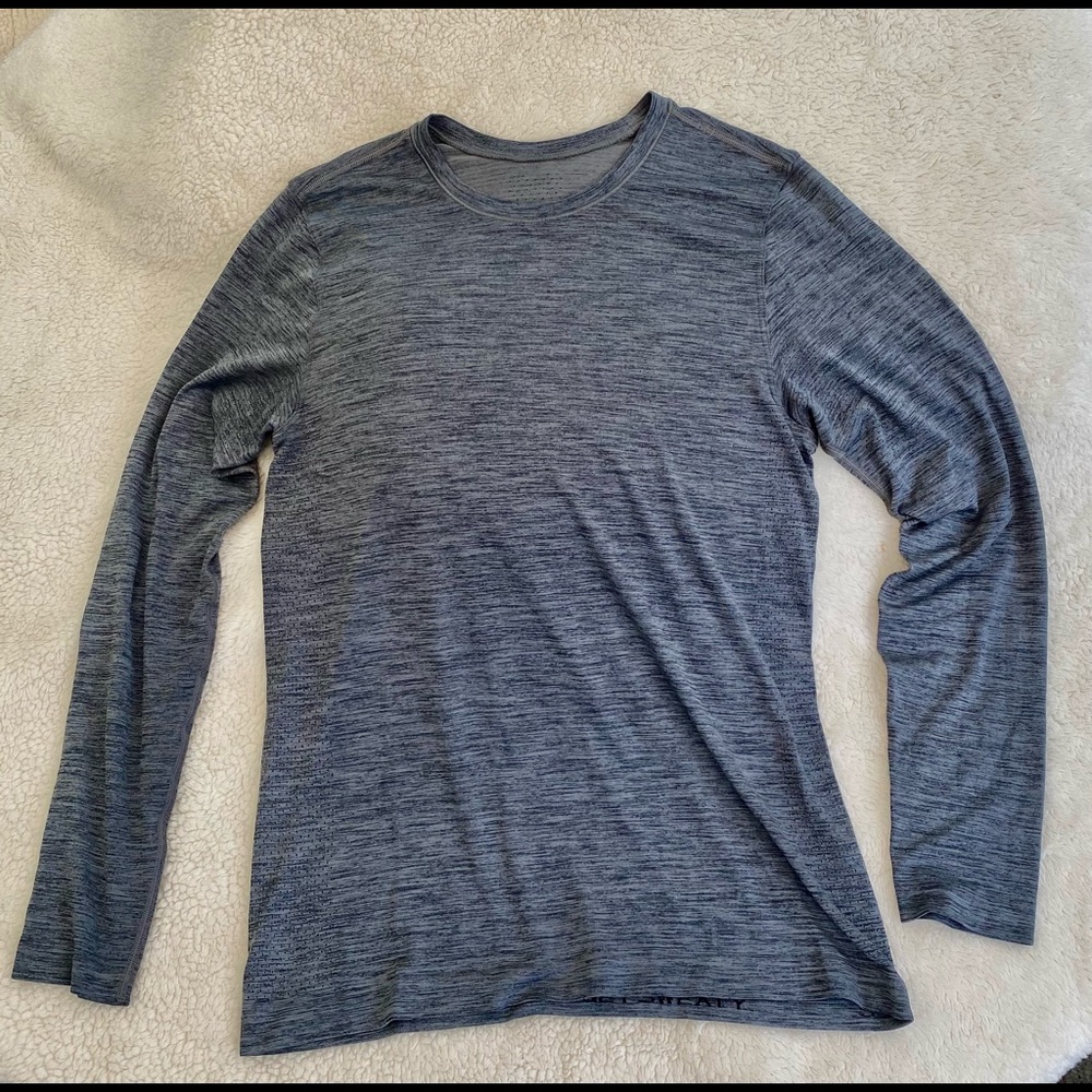 Lululemon Metal Vent Tech Gray & Black Size: SMALL - AWESOME LONG SLEEVE